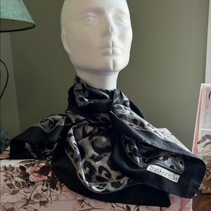 Leopard print scarf 34”x34” black & white & grey center of scarf has animal
